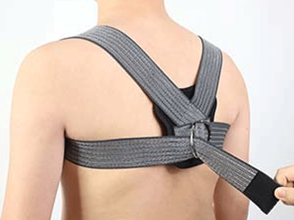 我在哪里可以買到用于矯正姿勢的背部帶？